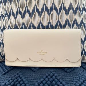 NWT Kate Spade white summer clutch w/hidden strap